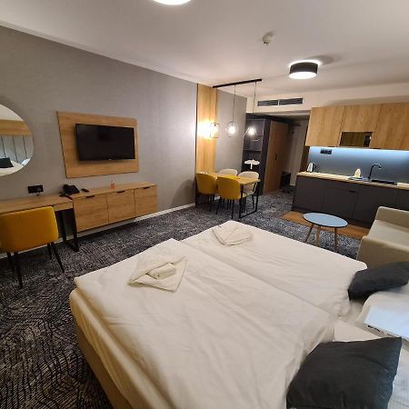 Appartement Akvamarin Besenova Apartman Extérieur photo