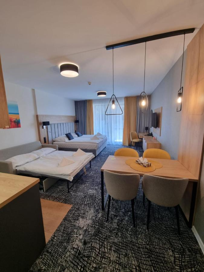 Appartement Akvamarin Besenova Apartman Extérieur photo