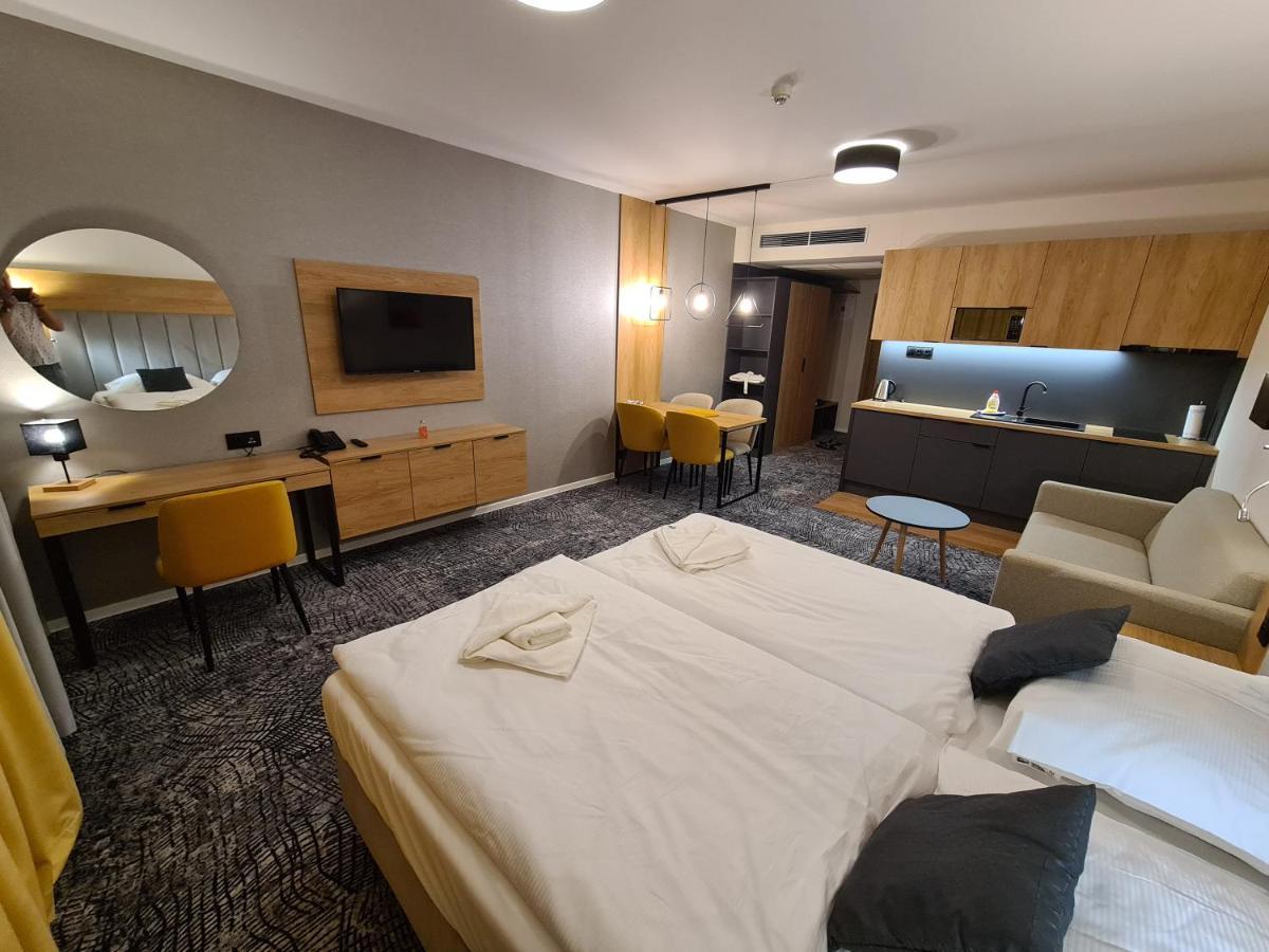 Appartement Akvamarin Besenova Apartman Extérieur photo